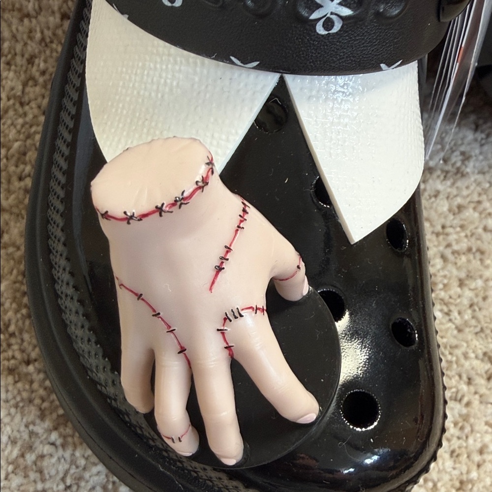 Wednesday crocs NWT Addams family 7 - Picture 3 of 4